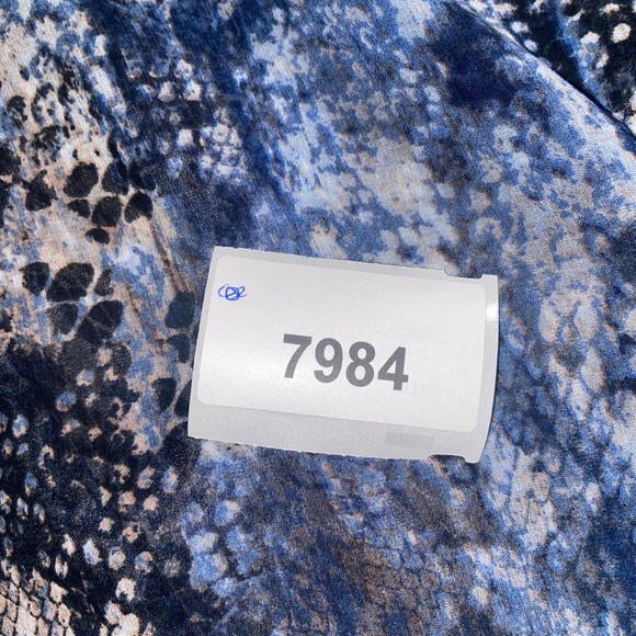 Chicos Blouse Womens 0 Black Blue Animal Print 3/4 Sleeve Sheer Buttons Fitted - Picture 14 of 14